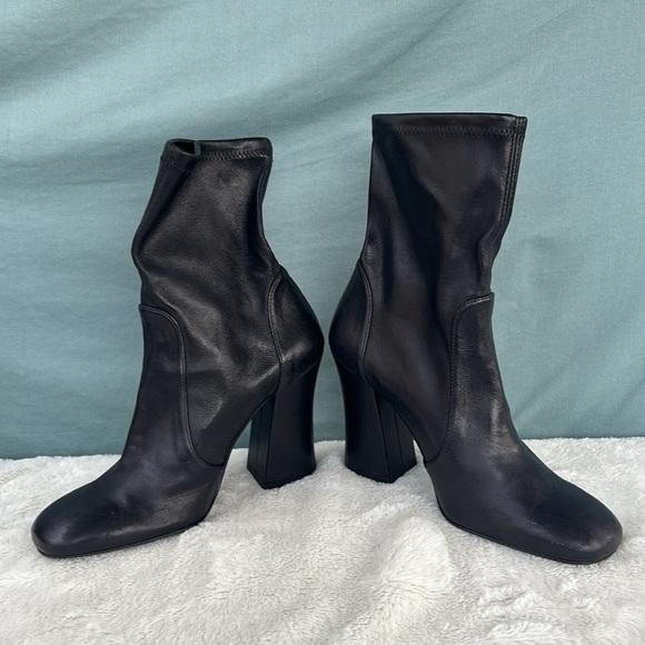 NWOT STUART WEITZMAN CURVEBLOCK 100 SQUARE LEATHER BOOTIE SOCK BLACK 8B - Picture 1 of 8